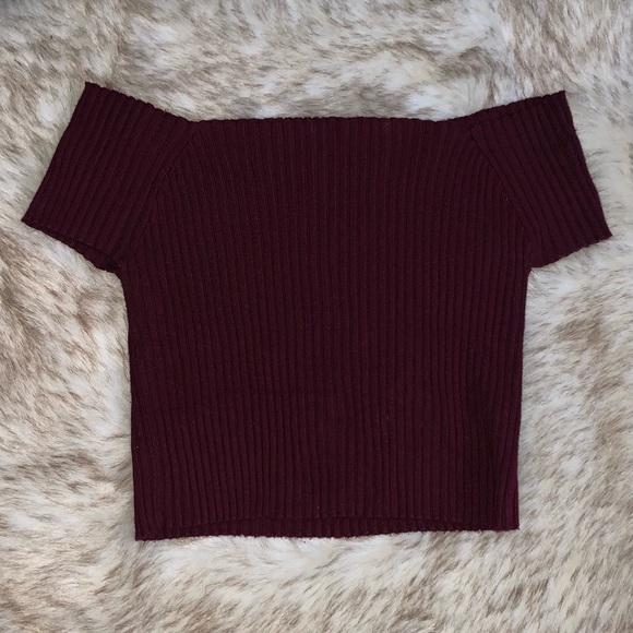 3/$20 Maroon Knit Crop Top🖤 - Picture 1 of 3